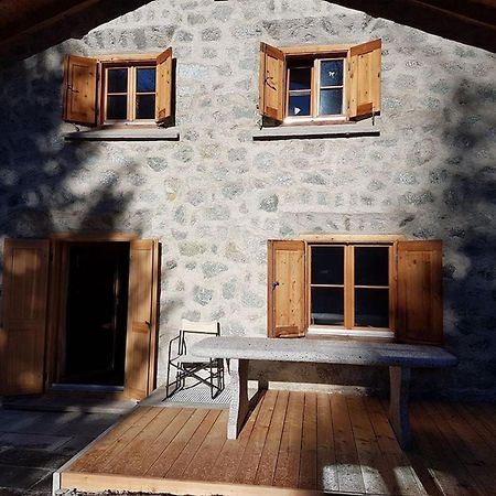 Chalet Gulas - ลา ปุนท์-ชามูเอส-เชอ ภายนอก รูปภาพ